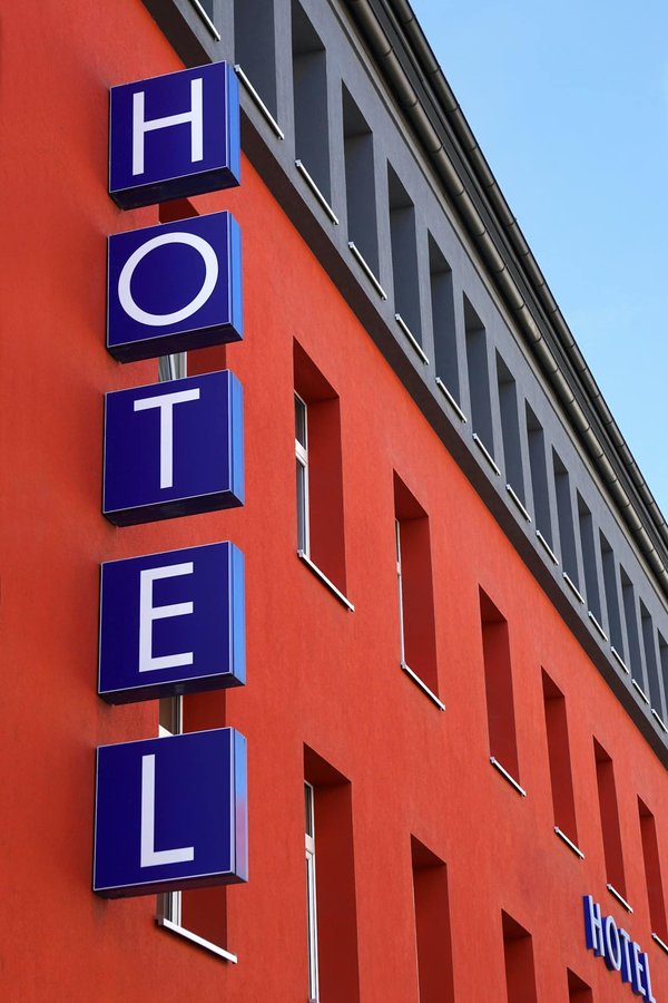 Découvrez le charme du chambery hotel la maison rouge
